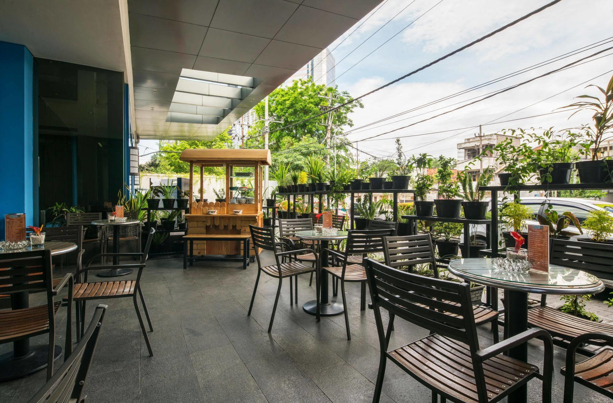 Hotel 88 Embong Malang Surabaya Exterior foto